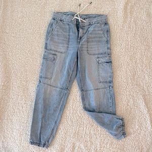 American Eagle Jean Crop cargo joggers